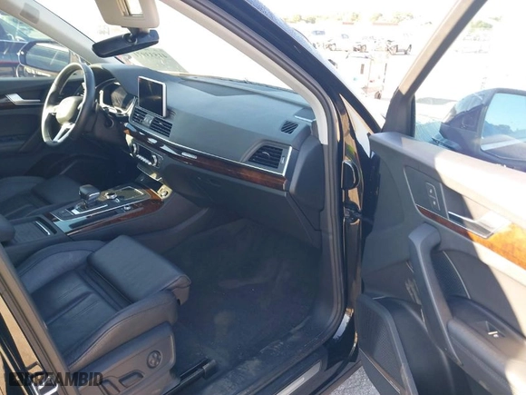 2019 Audi Q5 Premium Plus with VIN WA1BNAFY7K2083845, listed as a IAAI auction lot 41533971 with 97,389 mi miles. Bid and sale history available at carsss.com. Image 5.