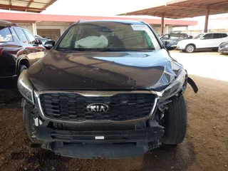 2019 Kia Sorento LX z VIN 5XYPGDA32KG439966, wystawiony jako IAAI lot #42046846 z przebiegiem 101 592 mil mil oraz . Historia ofert i sprzedaży dostępna na DreamBid. Obrazek 12.