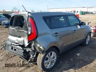 2015 Kia Soul + with VIN KNDJP3A5XF7185380, listed as a IAAI auction lot 41772650 with 79,189 mi miles. Bid and sale history available at carsss.com. Image 4.
