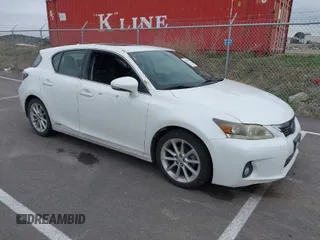 2013 Lexus CT 200h Hybrid with VIN JTHKD5BH1D2132643, listed as a IAAI auction lot 41870765 with 211,933 mi miles. Bid and sale history available at carsss.com. Image 1.