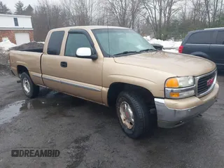 2000 GMC New Sierra 1500 SLE with VIN 1GTEK19V1YE390125, listed as a IAAI auction lot 41721635 with 201,388 mi miles. Bid and sale history available at carsss.com. Image 1.