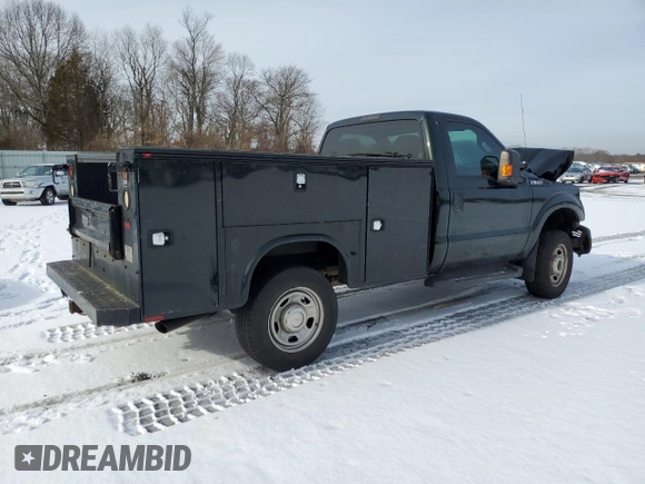 2016 Ford F-350 with VIN 1FDRF3B6XGEC44305, listed as a Copart auction lot 41782615 with 174,301 mi miles and Salvage title. Bid and sale history available at DreamBid. Image 3.