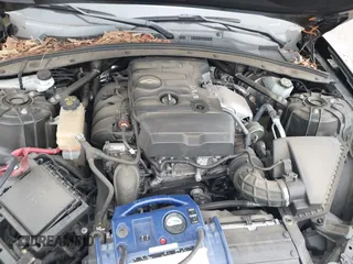 2020 Chevrolet Camaro 1LT z VIN 1G1FB1RX8L0115081, wystawiony jako IAAI lot #42081920 z przebiegiem 38 793 mil mil oraz . Historia ofert i sprzedaży dostępna na DreamBid. Obrazek 10.