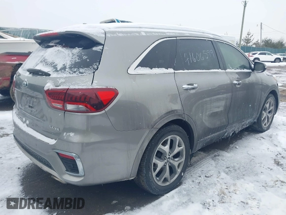 2019 Kia Sorento SX V6 with VIN 5XYPKDA58KG548822, listed as a IAAI auction lot 41606599 with 66,760 mi miles. Bid and sale history available at carsss.com. Image 4.