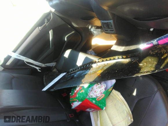 2013 Volkswagen Passat SE с VIN 1VWBP7A32DC126643, выставлен на аукционе IAAI как лот 41855329 с пробегом Не указан миль и . История ставок и продаж доступна на DreamBid. Изображение 8.
