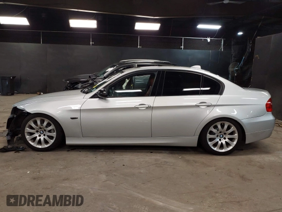 2007 BMW 3 Series 335i with VIN WBAVB73567P101199, listed as a IAAI auction lot 42376366 with 76,839 mi miles and . Bid and sale history available at DreamBid. Image 15.