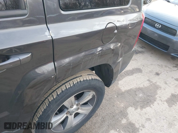 2017 Jeep Patriot High Altitude with VIN 1C4NJRFB1HD110320, listed as a IAAI auction lot 41152170 with 88,341 mi miles. Bid and sale history available at carsss.com. Image 18.