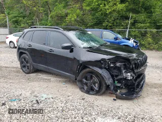 2017 Jeep Cherokee Altitude with VIN 1C4PJMAS8HW632630, listed as a Copart auction lot 59109645 with 67,052 mi miles and Salvage title. Bid and sale history available at DreamBid. Image 4.