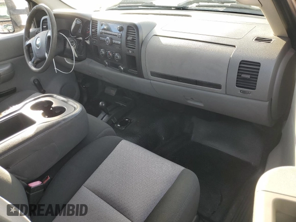 2008 Chevrolet Silverado 1500 Work Truck with VIN 1GCEK14CX8Z215211, listed as a Copart auction lot 86067974 with 379,590 mi miles and Clean Title. Bid and sale history available at carsss.com. Image 8.
