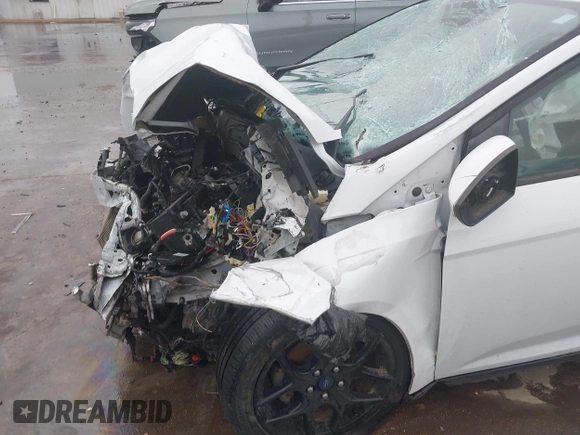 2016 Ford Focus SE z VIN 1FADP3F27GL326593, wystawiony jako IAAI lot #41024761 z przebiegiem 131 200 mil mil oraz . Historia ofert i sprzedaży dostępna na DreamBid. Obrazek 6.