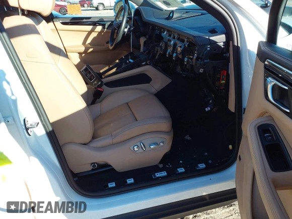 2023 Porsche Macan with VIN WP1AA2A58PLB05187, listed as a IAAI auction lot 41644656 with 32,333 mi miles. Bid and sale history available at carsss.com. Image 5.