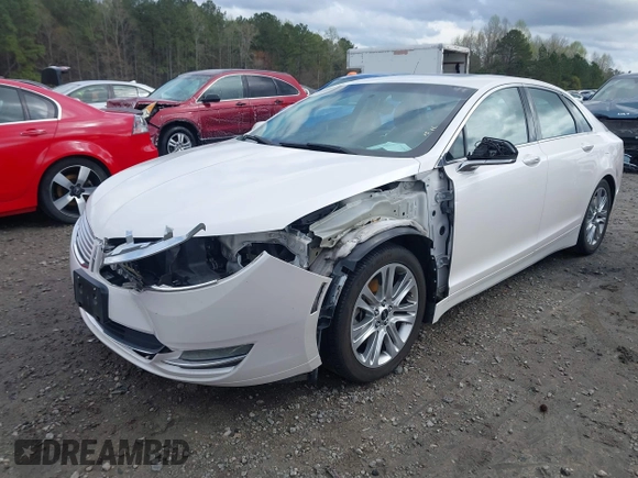 2015 Lincoln MKZ with VIN 3LN6L2G93FR610979, listed as a IAAI auction lot 41847966 with 184,166 mi miles. Bid and sale history available at carsss.com. Image 2.