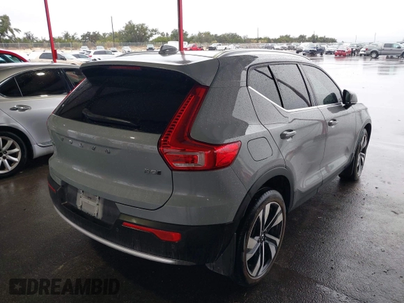 2024 Volvo XC40 с VIN YV4L12UFXR2348830, выставлен на аукционе IAAI как лот 41524099 с пробегом 26 374 миль миль и . История ставок и продаж доступна на DreamBid. Изображение 4.