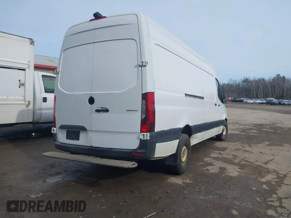2020 Mercedes-Benz Sprinter Cargo with VIN W1Y4ECHYXLP236211, listed as a IAAI auction lot 41705378 with 139,901 mi miles and . Bid and sale history available at carsss.com. Image 4.