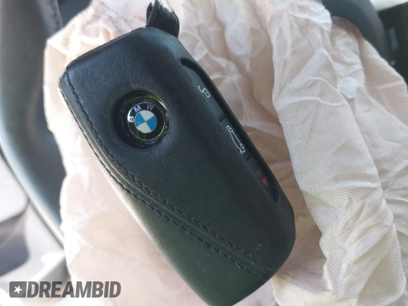 2024 BMW iX M60 z VIN WB533CF06RCN40621, wystawiony jako IAAI lot #42005612 z przebiegiem 11 051 mil mil oraz . Historia ofert i sprzedaży dostępna na DreamBid. Obrazek 11.