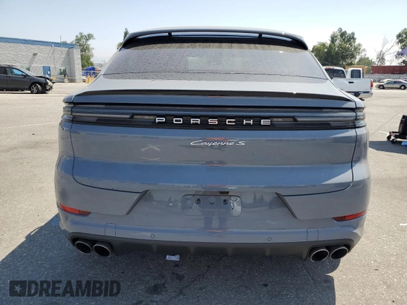 2024 Porsche Cayenne S z VIN WP1BL2AY8RDA60242, wystawiony jako Copart lot #63040024 z przebiegiem Nie podano mil oraz Szkoda całkowita • Salvage title. Historia ofert i sprzedaży dostępna na DreamBid. Obrazek 6.