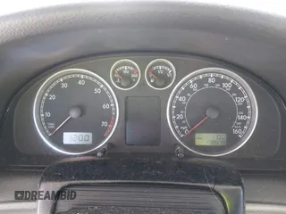 2004 Volkswagen Passat GLS z VIN WVWVD63BX4E011218, wystawiony jako IAAI lot #41308619 z przebiegiem 178 579 mil mil oraz . Historia ofert i sprzedaży dostępna na DreamBid. Obrazek 7.