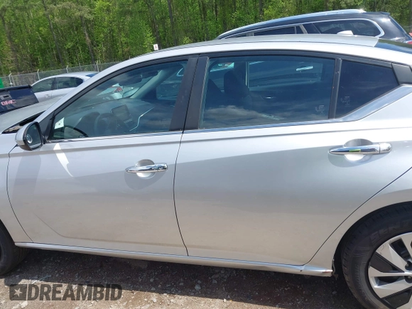 2019 Nissan Altima S with VIN 1N4BL4BV6KC211808, listed as a IAAI auction lot 41981312 with 96,362 mi miles and . Bid and sale history available at carsss.com. Image 15.