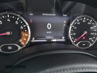 2018 Jeep Renegade Limited z VIN ZACCJBDB4JPH11505, wystawiony jako IAAI lot #41749500 z przebiegiem 75 494 mil mil oraz . Historia ofert i sprzedaży dostępna na DreamBid. Obrazek 7.