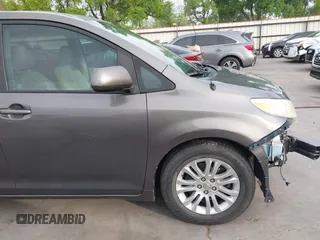 2011 Toyota Sienna XLE AAS with VIN 5TDYK3DC1BS136012, listed as a IAAI auction lot 41869637 with 231,418 mi miles. Bid and sale history available at carsss.com. Image 19.