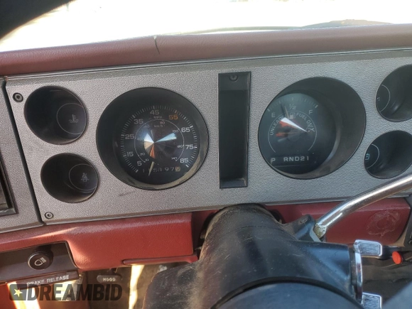 1982 GMC Sonoma z VIN 1GTCS14B0C8510847, wystawiony jako Copart lot #88016755 z przebiegiem 115 197 mil mil oraz Szkody całkowita. Historia ofert i sprzedaży dostępna na DreamBid. Obrazek 9.
