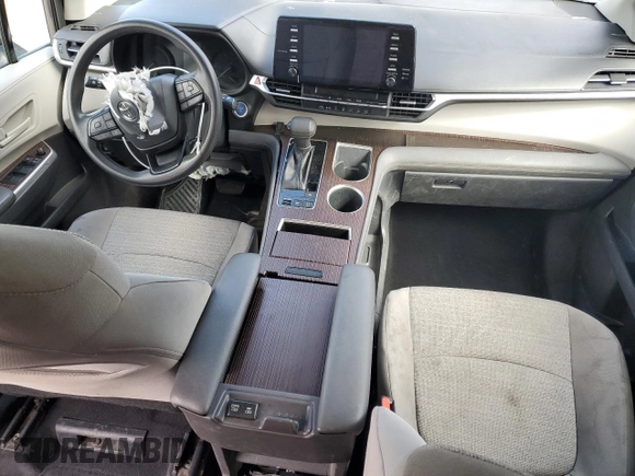 2022 Toyota Sienna LE z VIN 5TDKSKFC6NS063429, wystawiony jako Copart lot #54986965 z przebiegiem Nie podano mil oraz Szkody całkowita. Historia ofert i sprzedaży dostępna na DreamBid. Obrazek 8.