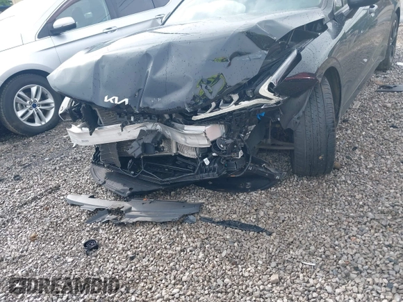 2023 Kia K5 GT-Line z VIN 5XXG64J20PG213348, wystawiony jako IAAI lot #42333459 z przebiegiem 34 392 mil mil oraz . Historia ofert i sprzedaży dostępna na DreamBid. Obrazek 6.