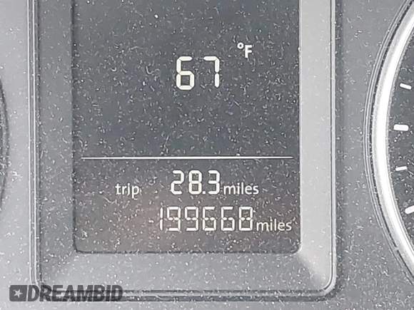 2010 Volkswagen Jetta Limited Edition with VIN 3VWRZ7AJ0AM105047, listed as a IAAI auction lot 42462140 with 199,668 mi miles and . Bid and sale history available at DreamBid. Image 15.