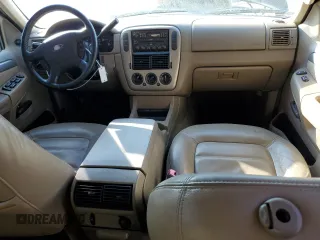 2004 Ford Explorer XLT с VIN 1FMZU63K54UA05281, выставлен на аукционе Copart как лот 77809054 с пробегом 101 415 миль миль и Списание • Salvage title. История ставок и продаж доступна на DreamBid. Изображение 8.