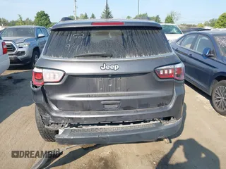 2017 Jeep Compass Latitude with VIN 3C4NJDBB5HT641152, listed as a IAAI auction lot 40330620 with 116,809 mi miles. Bid and sale history available at carsss.com. Image 16.