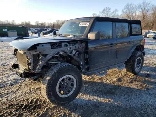 2022 Ford Bronco with VIN 1FMEE5DP9NLB55644, listed as a Copart auction lot 42320845 with 27,169 mi miles and Salvage Title. Bid and sale history available at DreamBid. Image 1.