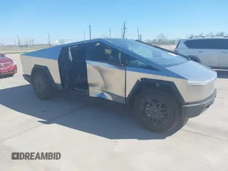 2024 Tesla Cybertruck с VIN 7G2CEHED8RA029960, выставлен на аукционе IAAI как лот 41829549 с пробегом 5 161 миль миль и . История ставок и продаж доступна на DreamBid. Изображение 13.