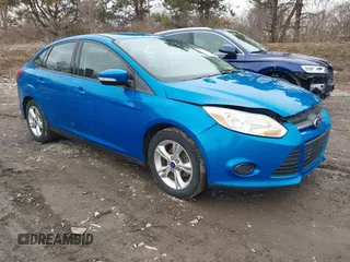 2013 Ford Focus SE with VIN 1FADP3F22DL305081, listed as a IAAI auction lot 41749888 with 117,480 mi miles. Bid and sale history available at carsss.com. Image 1.