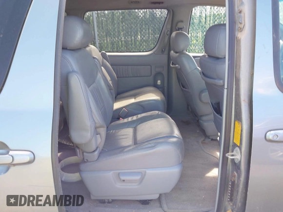 2000 Toyota Sienna LE with VIN 4T3ZF13C6YU173739, listed as a IAAI auction lot 42162320 with 173,659 mi miles. Bid and sale history available at carsss.com. Image 8.
