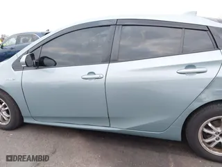 2016 Toyota Prius Four with VIN JTDKARFU2G3028881, listed as a IAAI auction lot 41391646 with 147,335 mi miles. Bid and sale history available at carsss.com. Image 15.