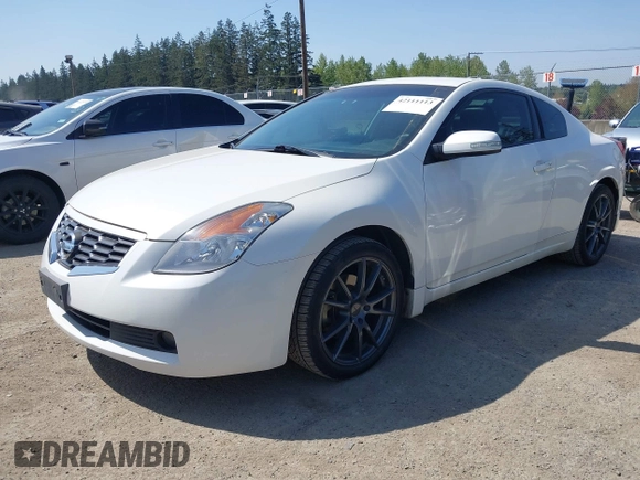 2009 Nissan Altima 3.5 SE with VIN 1N4BL24EX9C140138, listed as a IAAI auction lot 42111113 with 178,213 mi miles. Bid and sale history available at carsss.com. Image 2.
