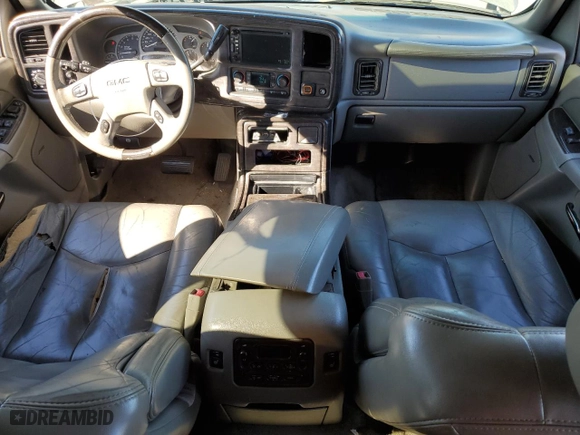2005 GMC Yukon Denali with VIN 1GKEK63U55J190594, listed as a Copart auction lot 71193854 with 157,932 mi miles and Salvage Title. Bid and sale history available at carsss.com. Image 8.