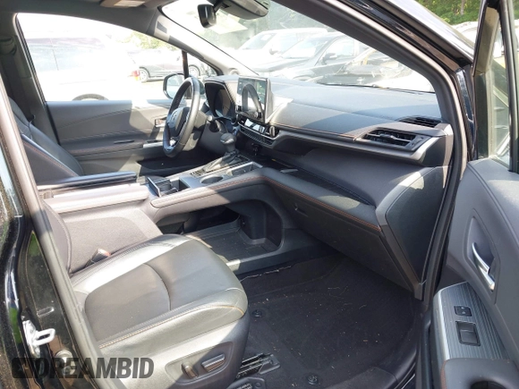 2022 Toyota Sienna XSE with VIN 5TDDRKEC8NS079069, listed as a IAAI auction lot 42231512 with 121,494 mi miles and . Bid and sale history available at DreamBid. Image 5.