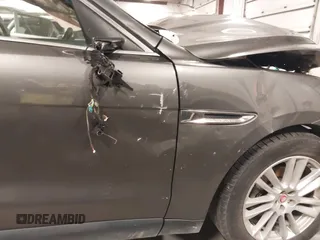 2017 Jaguar F-PACE 20d Prestige with VIN SADCK2BN6HA086744, listed as a IAAI auction lot 40730584 with 105,387 mi miles. Bid and sale history available at carsss.com. Image 13.