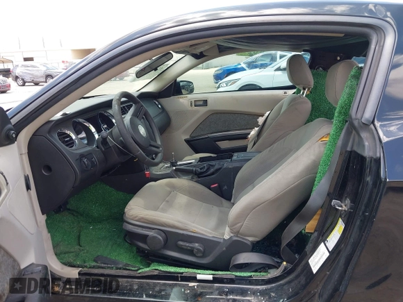 2010 Ford Mustang V6 с VIN 1ZVBP8ANXA5176164, выставлен на аукционе IAAI как лот 42217134 с пробегом 135 993 миль миль и . История ставок и продаж доступна на DreamBid. Изображение 5.
