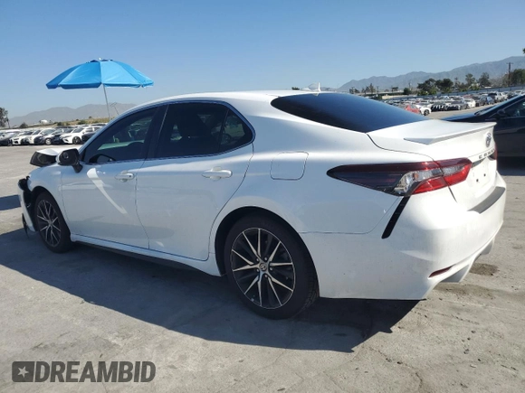 2022 Toyota Camry SE with VIN 4T1G11AK1NU656303, listed as a Copart auction lot 52543515 with 51,239 mi miles and Salvage Title. Bid and sale history available at DreamBid. Image 2.