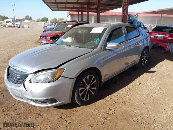 2013 Chrysler 200 Limited with VIN 1C3CCBCG2DN728067, listed as a IAAI auction lot 41055630 with 82,665 mi miles. Bid and sale history available at carsss.com. Image 17.