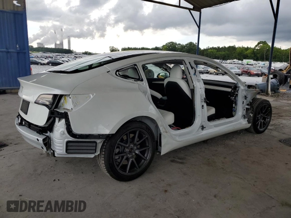 2023 Tesla Model 3 z VIN 5YJ3E1EA8PF471458, wystawiony jako Copart lot #60953035 z przebiegiem 26 773 mil mil oraz Szkoda całkowita • Salvage title. Historia ofert i sprzedaży dostępna na DreamBid. Obrazek 3.