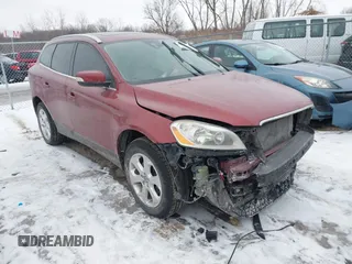 2013 Volvo XC60 3.2L z VIN YV4952DL8D2393553, wystawiony jako IAAI lot #41374999 z przebiegiem 150 502 mil mil oraz . Historia ofert i sprzedaży dostępna na DreamBid. Obrazek 1.