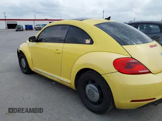 2013 Volkswagen Beetle 2.5L w/Sun/Sound/Nav with VIN 3VWJX7AT2DM680808, listed as a IAAI auction lot 42141906 with 113,399 mi miles and . Bid and sale history available at DreamBid. Image 14.