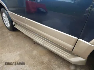 2013 Ford Expedition XLT с VIN 1FMJU1H50DEF14630, выставлен на аукционе IAAI как лот 42258934 с пробегом 196 843 миль миль и . История ставок и продаж доступна на DreamBid. Изображение 6.