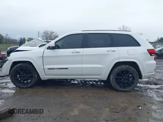2017 Jeep Grand Cherokee Altitude with VIN 1C4RJFAG9HC946689, listed as a IAAI auction lot 41994538 with 123,339 mi miles and . Bid and sale history available at DreamBid. Image 14.
