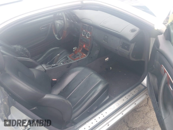 2001 Mercedes-Benz SLK 230/320 with VIN WDBKK65F61F223014, listed as a IAAI auction lot 42193397 with 291,610 mi miles and . Bid and sale history available at DreamBid. Image 8.