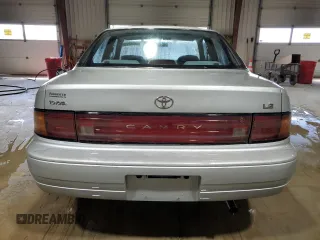 1993 Toyota Camry LE with VIN 4T1SK12E1PU196871, listed as a Copart auction lot 49052935 with 135,732 mi miles and Clean Title. Bid and sale history available at carsss.com. Image 6.