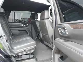 2023 Chevrolet Tahoe LT z VIN 1GNSCNKD5PR510046, wystawiony jako IAAI lot #42213868 z przebiegiem 35 761 mil mil oraz . Historia ofert i sprzedaży dostępna na DreamBid. Obrazek 8.